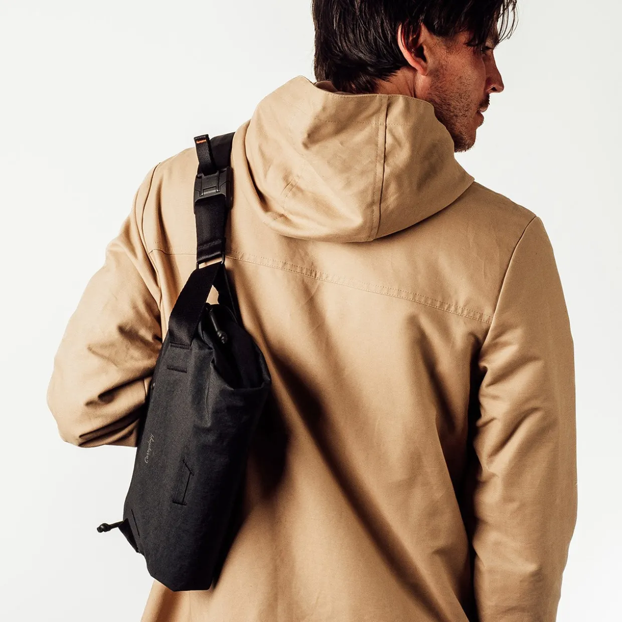 Carryology Essentials Sling