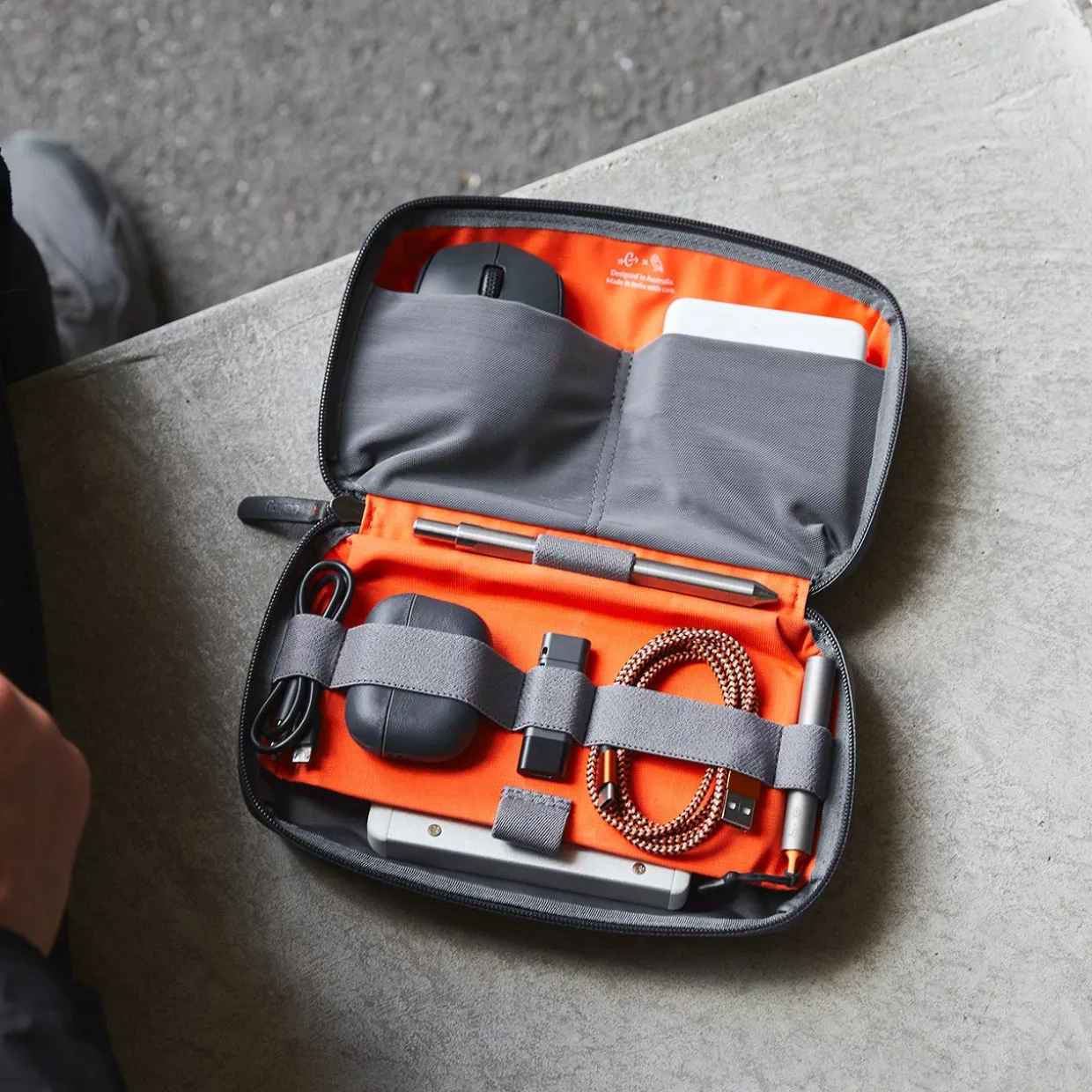 Carryology Essentials Tech Carry Kit