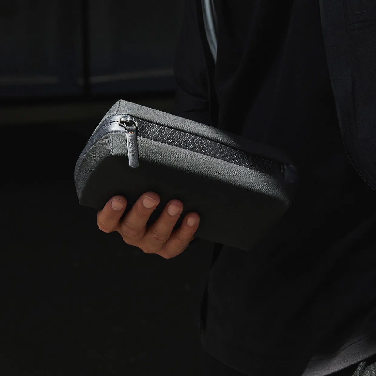 Carryology Essentials Tech Carry Kit